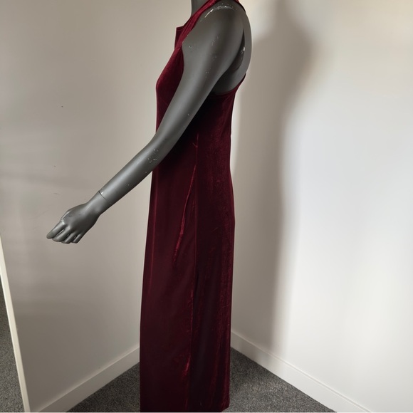 VTG Burgundy Velvet Sleeveless Maxi Dress – The Dress Collection – Size L - Picture 3 of 9